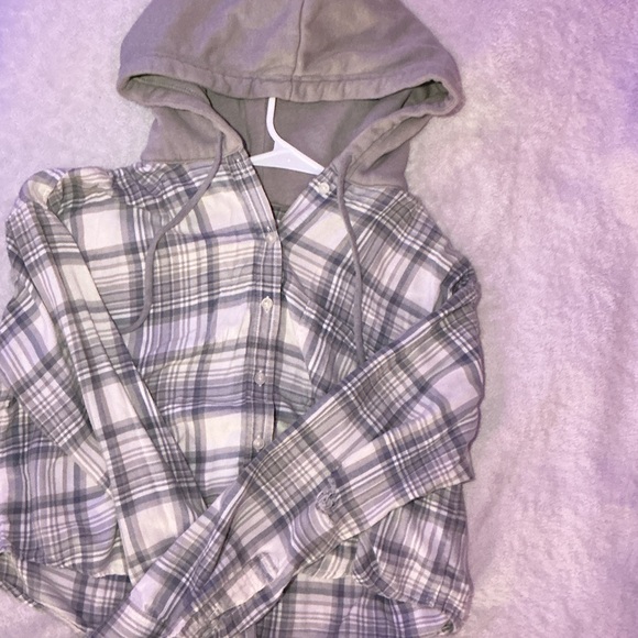 American Eagle Outfitters Tops - American Eagle Outfitters Gray Plaid Button Down Shirt